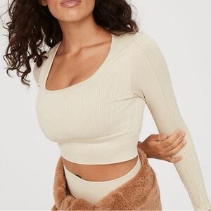 Offline NWT’s Long Sleeve Crop Top‎ Women’s L Ribbed Athletic Wear Running Yoga